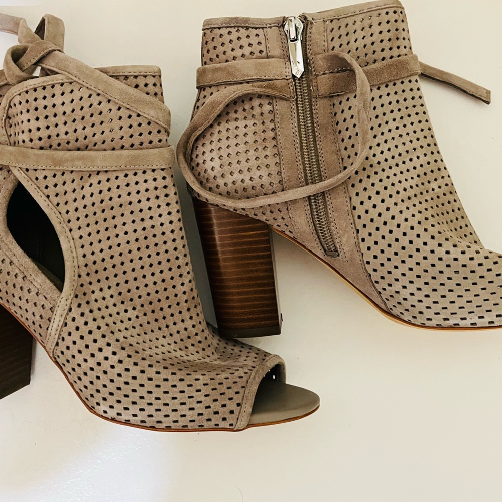 Sam Edelman Women’s Ellery open toe boots Size 8  No tags, but no signs of usage